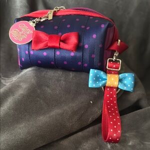 Disney Harvey Bag
Minnie Merry & Bright
Make-up bag and key fob